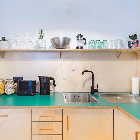 The Plywood Flat, Modern Style In A Traditional Tenement EDI Exteriér fotografie