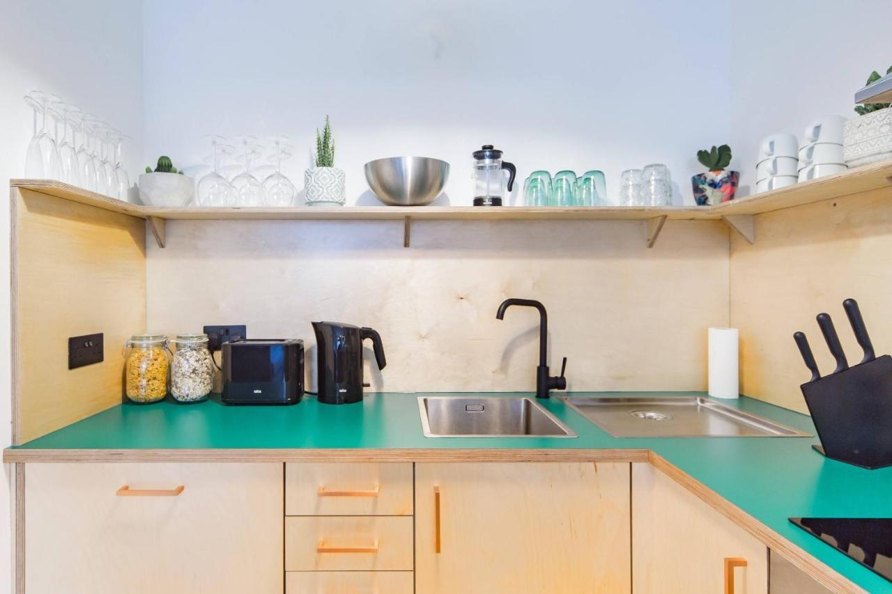 The Plywood Flat, Modern Style In A Traditional Tenement EDI Exteriér fotografie