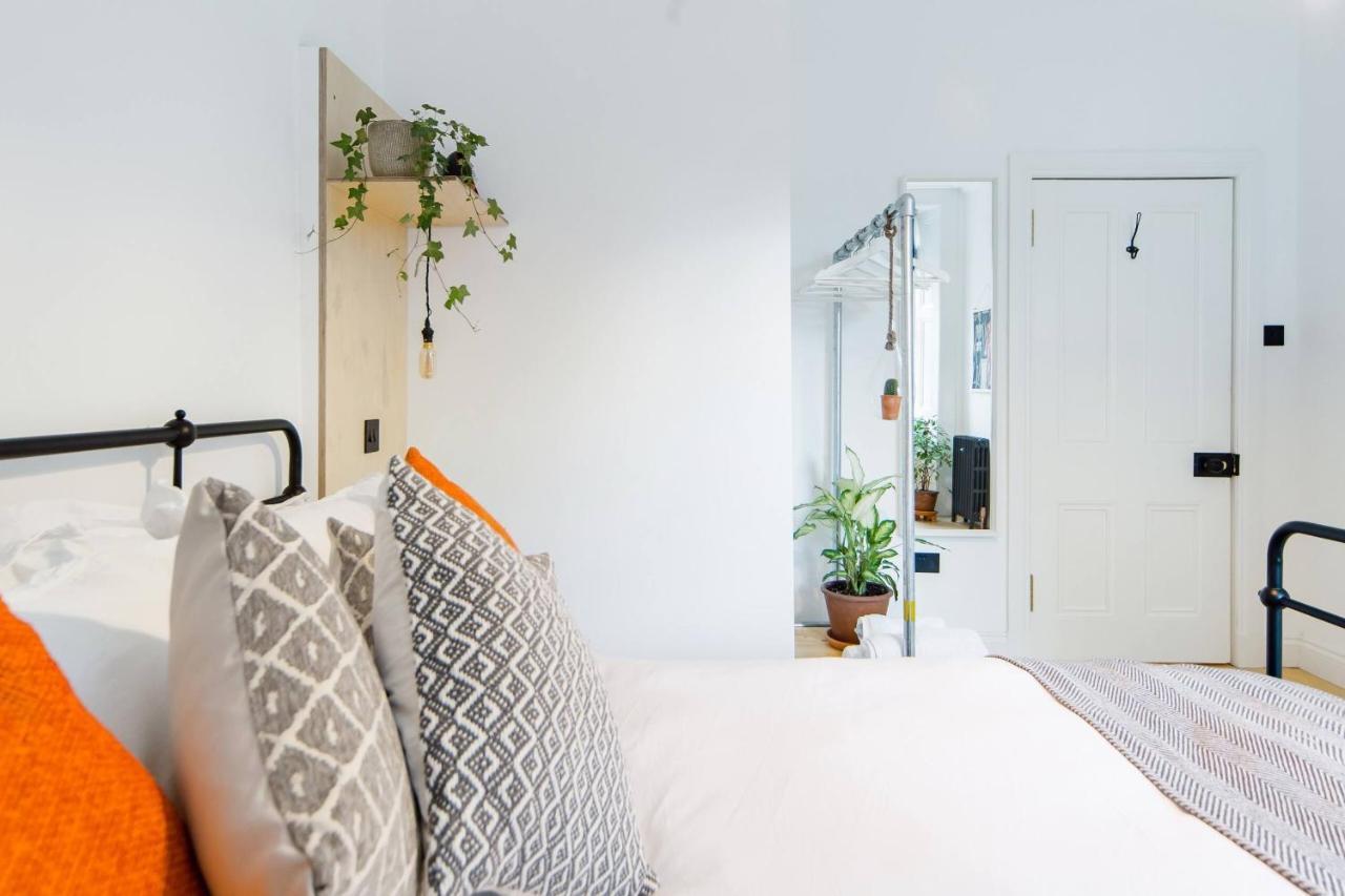 The Plywood Flat, Modern Style In A Traditional Tenement EDI Exteriér fotografie