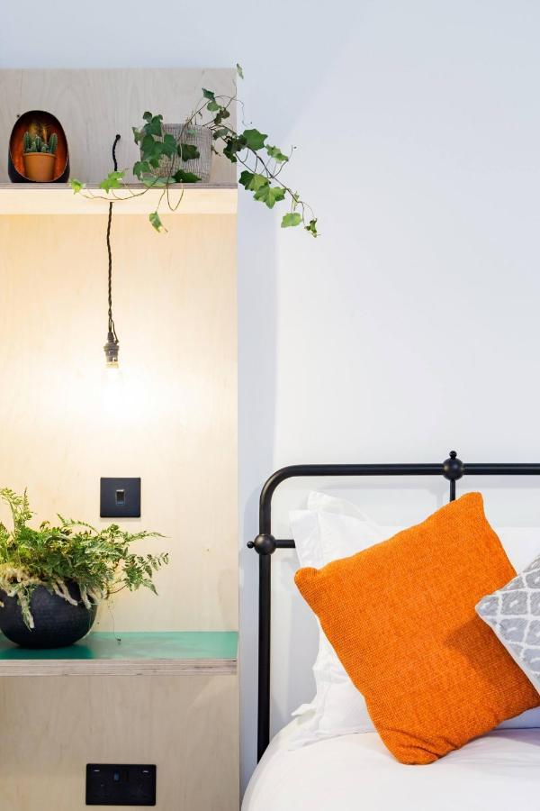 The Plywood Flat, Modern Style In A Traditional Tenement EDI Exteriér fotografie