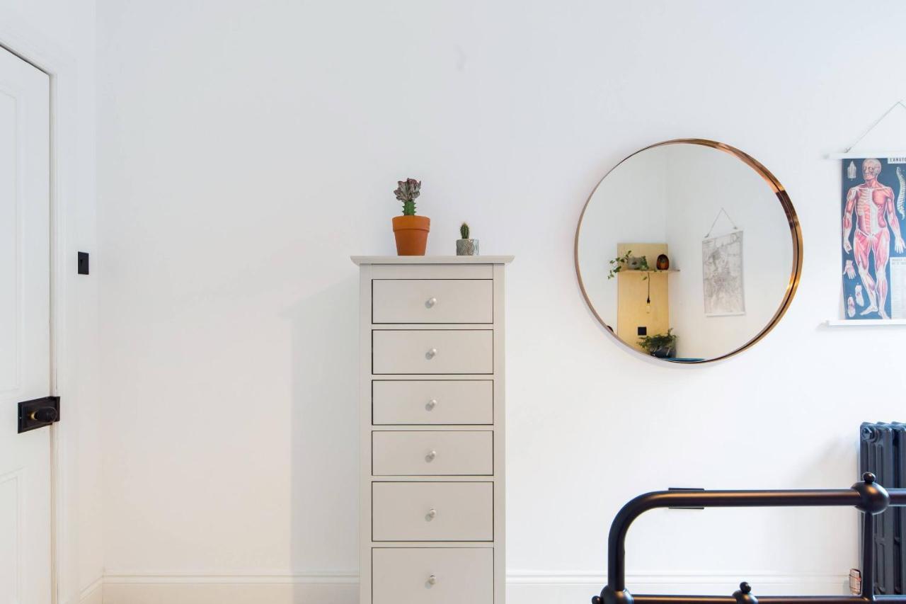 The Plywood Flat, Modern Style In A Traditional Tenement EDI Exteriér fotografie