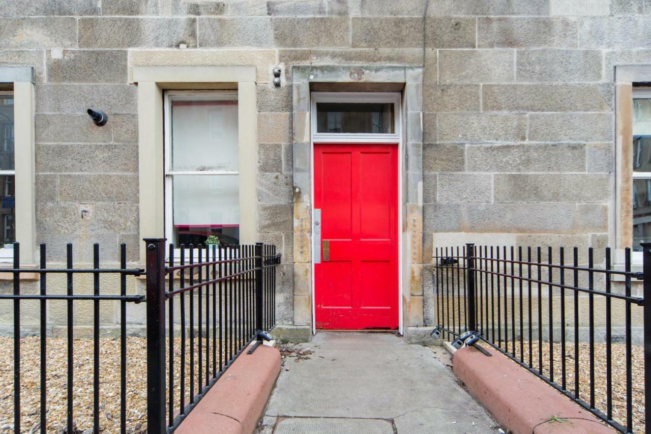 The Plywood Flat, Modern Style In A Traditional Tenement EDI Exteriér fotografie